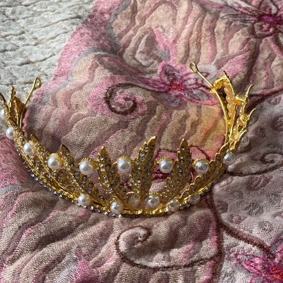 Zinc Alloy Gold Colored Crown - Picture 2 of 5